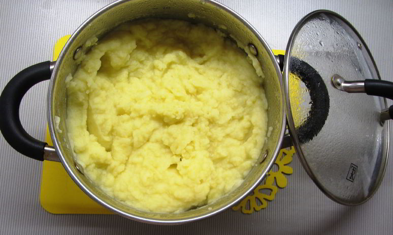 Рецепт картофельного пюре с карамелизованным луком