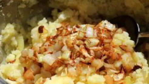 картофельное пюре с жареным луком