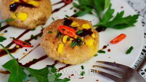 котлеты из консервированного тунца и кукурузы