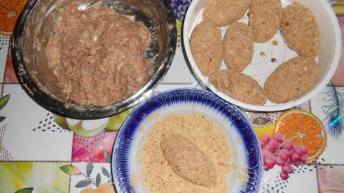 котлеты мясное трио на пару