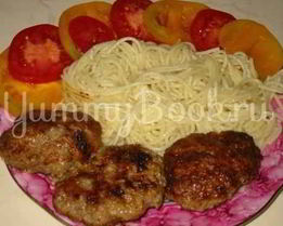 Котлеты с гарниром и овощами