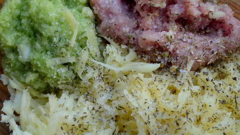 котлеты с пекинской капустой и розовым соусом