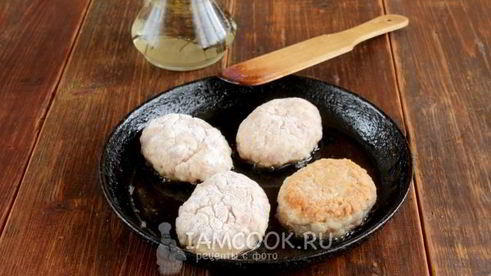 котлеты в сметанном соусе