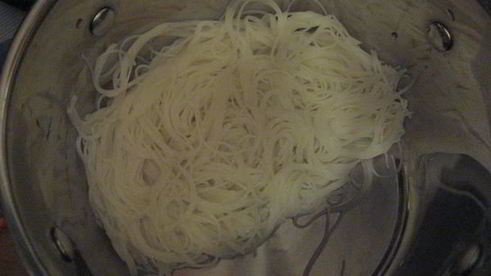 лапша по-тайски с кешью