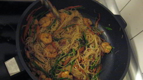 лапша по-тайски с кешью