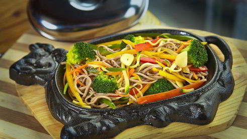 лапша с брокколи