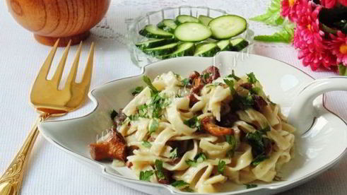 лапша с грибами в сливочном соусе