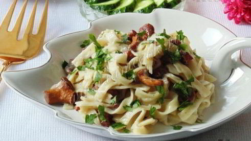 лапша с грибами в сливочном соусе