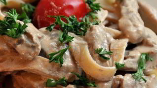 Лапша с курицей и грибами