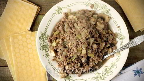 лазанья с фаршем и грибами