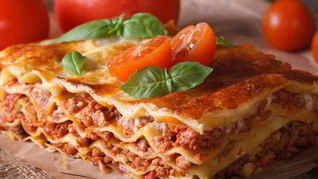 Лазанья с говяжьим фаршем и помидорами