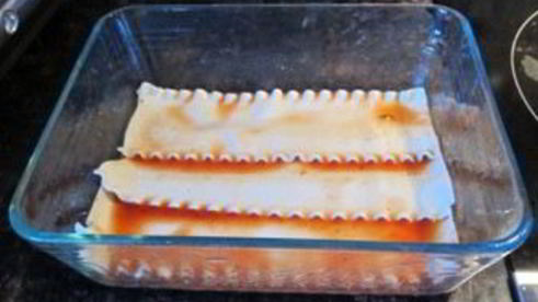 лазанья с курицей и помидорами