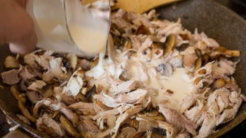 лазанья с курицей и шампиньонами