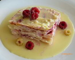 Лазанья с творогом и малиной