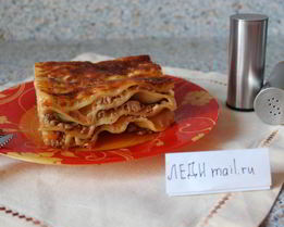 Мясная лазанья с соусом бешамель