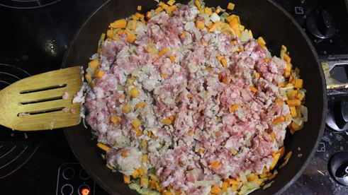 мясная лазанья с соусом бешамель