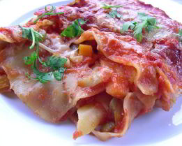 Овощная лазанья с томатным соусом