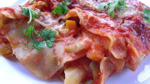 овощная лазанья с томатным соусом