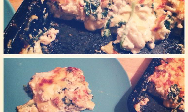 Рецепт румяной лазанья со шпинатом и курицей под соусом бешамель