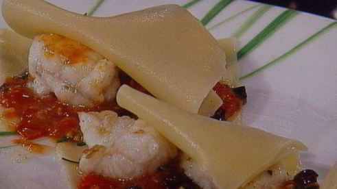 рыбная лазанья с оливками