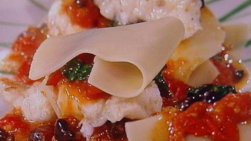 рыбная лазанья с оливками