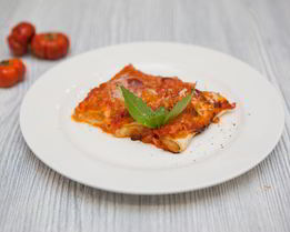 Каннеллони с ветчиной и моцареллой