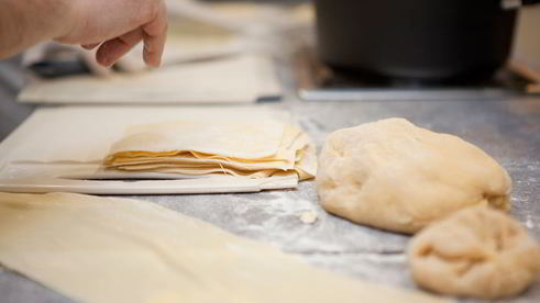 каннеллони с ветчиной и моцареллой