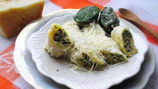 Каннелони с курицей и шпинатом