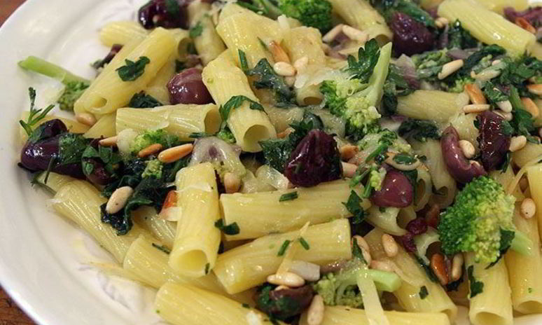 Рецепт макарон с брокколи и шпинатом