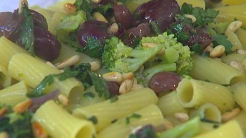 макароны с брокколи и шпинатом