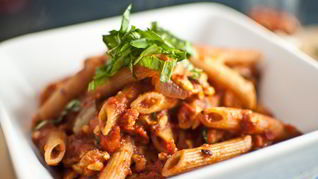 Макароны с сардельками