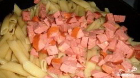 макароны с сардельками