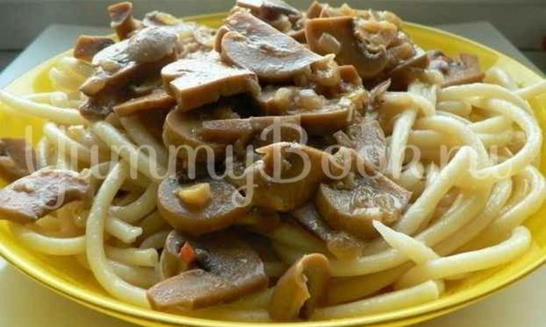 Рецепт макарон с шампиньонами под сливочным соусом