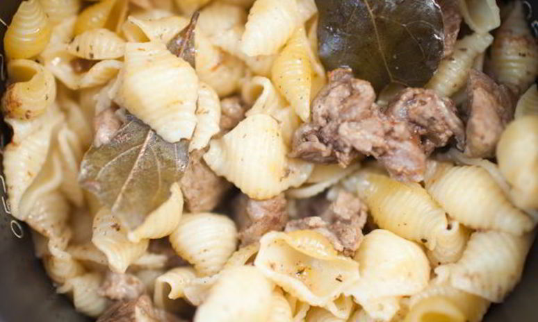 Рецепт макарон в мультиварке с мясом