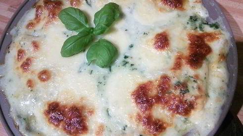 паккери, фаршированные под соусом бешамель со шпинатом