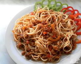 Паста с фаршем и помидорами