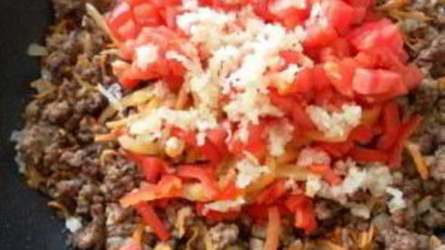 паста с фаршем и помидорами