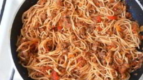 паста с фаршем и помидорами