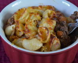 Паста с говяжьим фаршем по-гречески