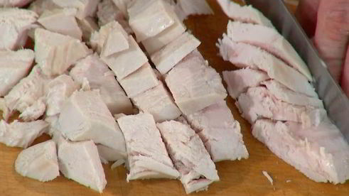 паста с курицей, оливками и соусом песто