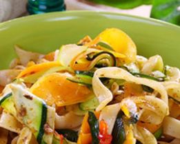 Паста с овощами и шпинатом