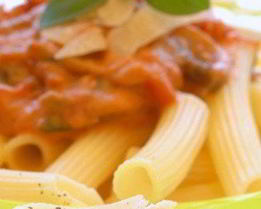 Паста с тыквой, грибами, горгонзолой и чипсами из шалфея