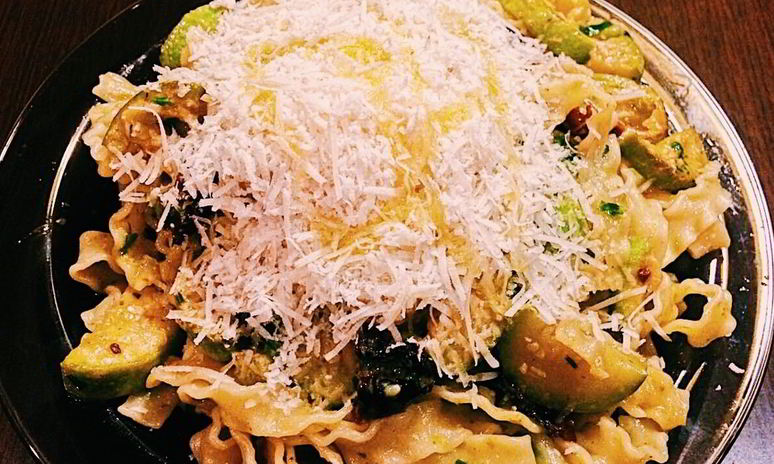 Рецепт пасты с вялеными помидорами и цукини