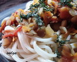 Спагетти с чечевичным соусом