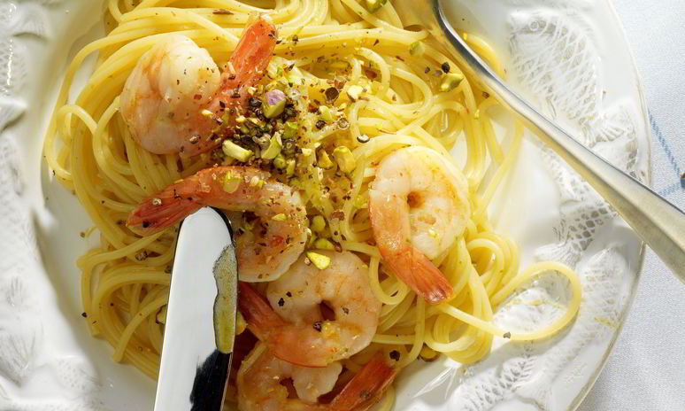 Рецепт спагетти с креветками и фисташками