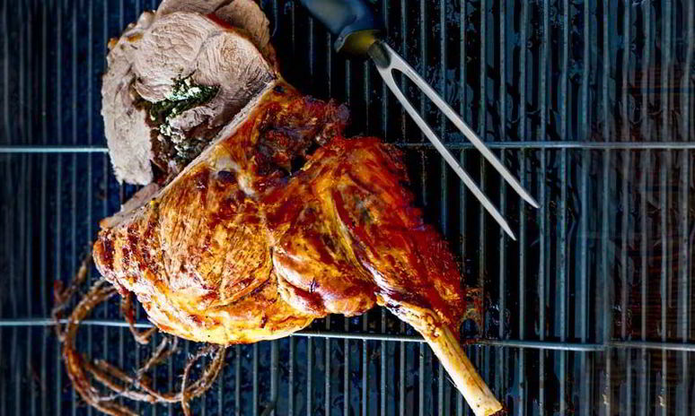 Рецепт бараньей ножки с пряной зеленью