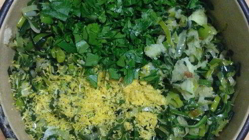 фаршированный гусь, запеченный в духовке с яблоками