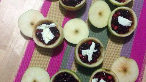 фаршированный гусь, запеченный в духовке с яблоками