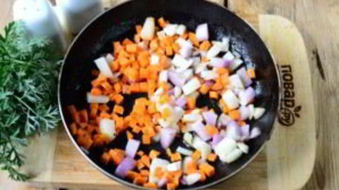 говядина в хлебной тарелке