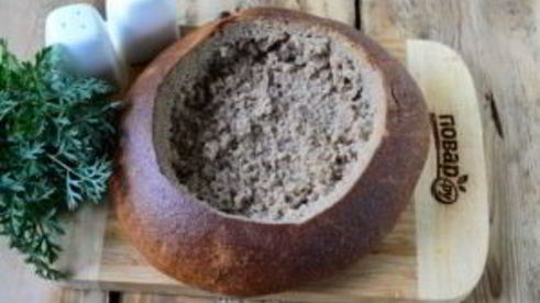 говядина в хлебной тарелке